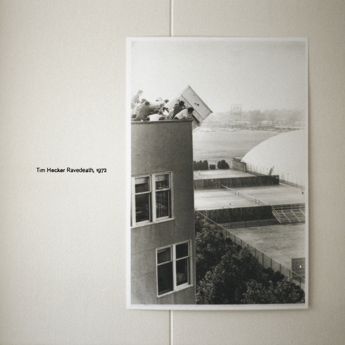 Tim Hecker · Ravedeath, 1972